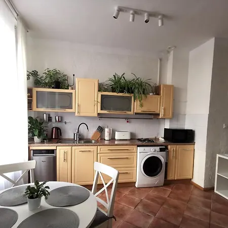 Spacious In Art Nouveau District Free Parking *