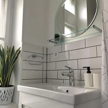 Spacious In Art Nouveau District Free Parking 리가