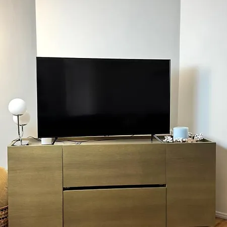 Spacious In Art Nouveau District Free Parking