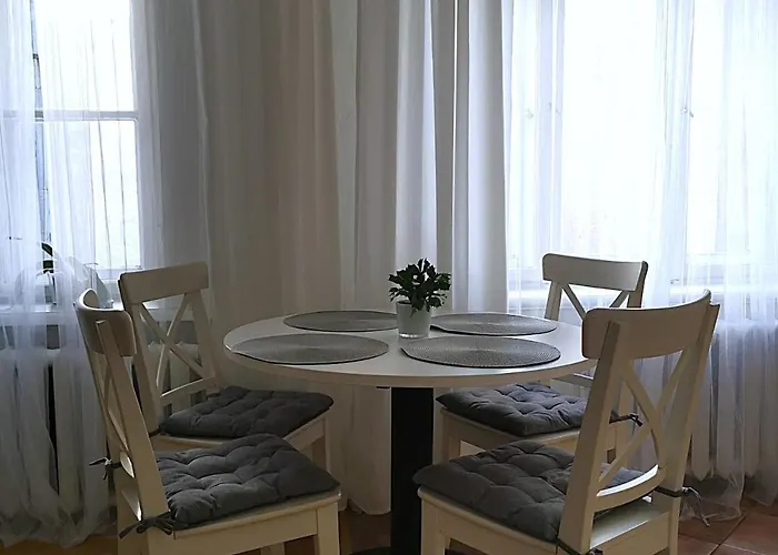 Spacious In Art Nouveau District Free Parking *